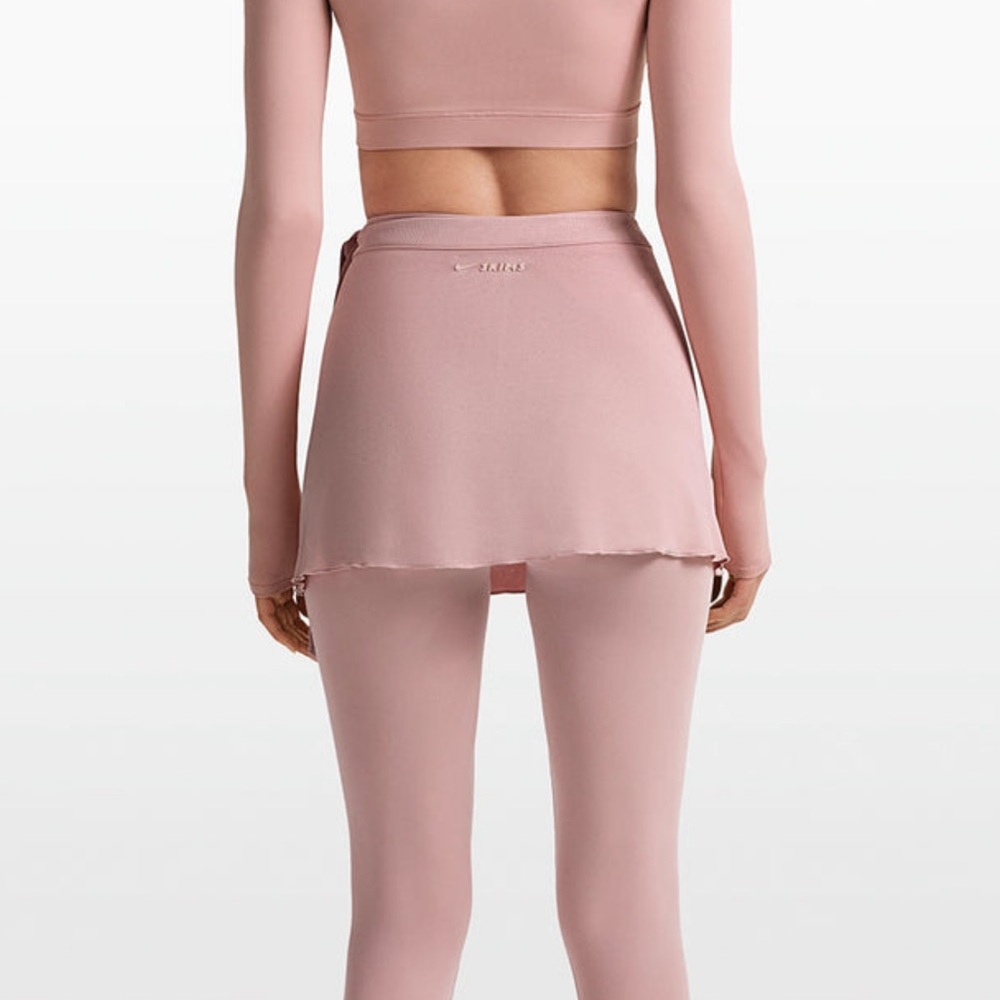Nike Skims Matte Wrap Long Sleeve Cropped Top Himalayan pink S NWT - Picture 7 of 8